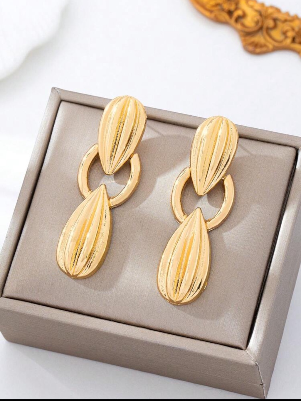 Gold Drop Link Statement Earrings  Brand